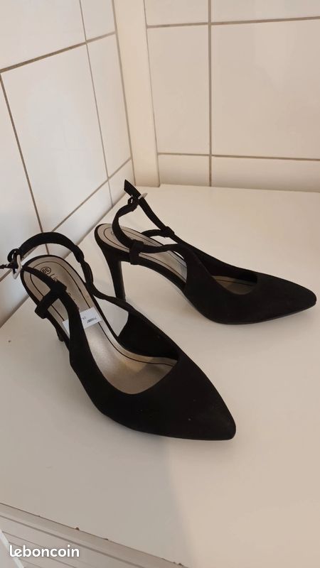 À vendre plusieurs chaussures. Femmes (image 10)