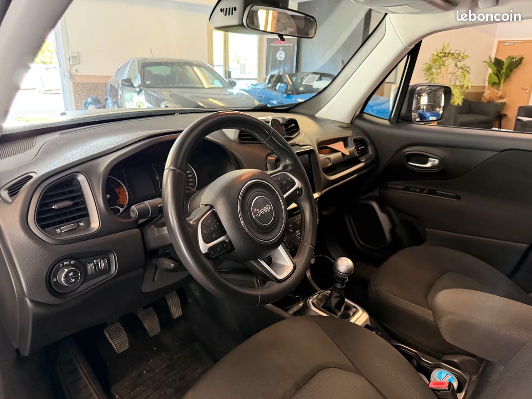 Jeep RENEGADE Longitude 1.6 CRD 120ch ~ TOIT OUVRANT ~ APPLE CARPLAY (image 17)