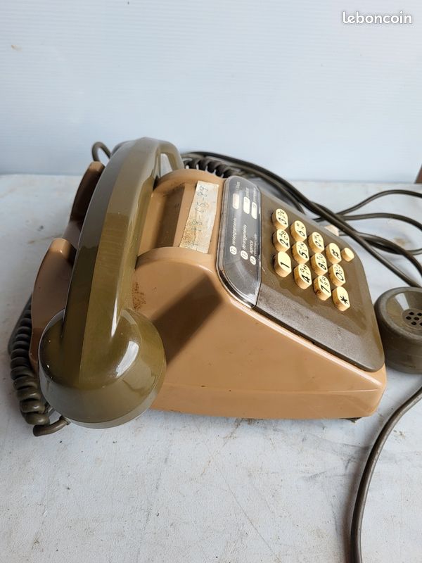 Socotel - Deux téléphones vintage - s63