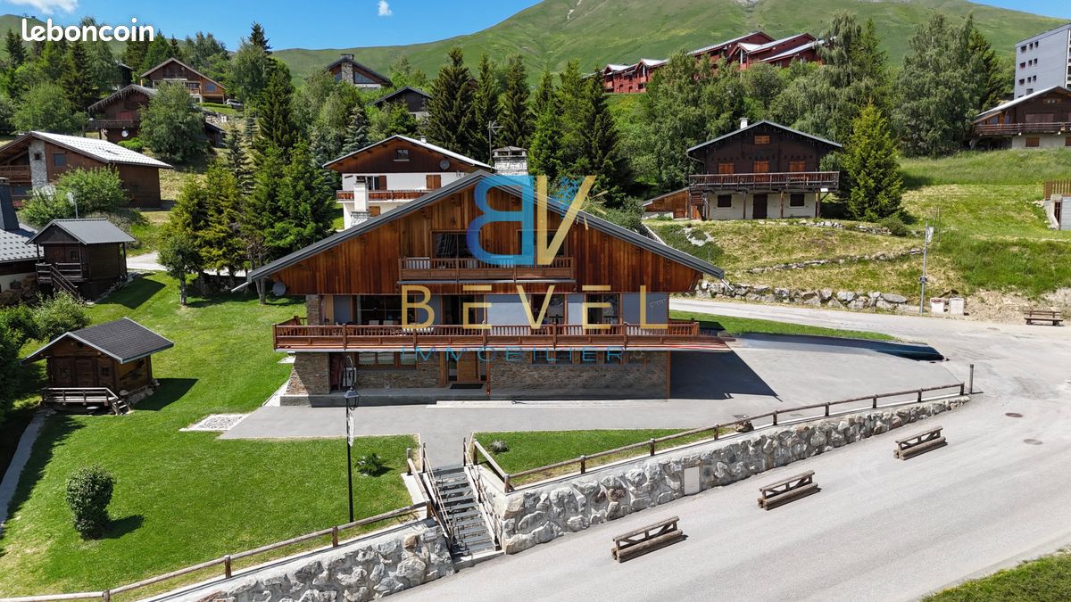 Maison 8 pièces 223 m² · à Fontcouverte-la-Toussuire · 223 m² · 1 600 000 €