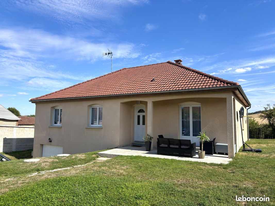 Maison 5 pièces 100 m² · à Saint-Lyé · 100 m² · 215 000 €