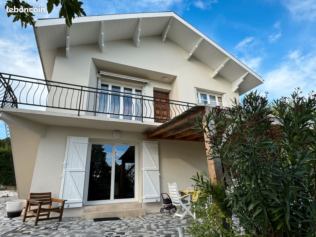 Maison 7 pièces 133 m² · à Trévoux · 133 m² · 428 000 €