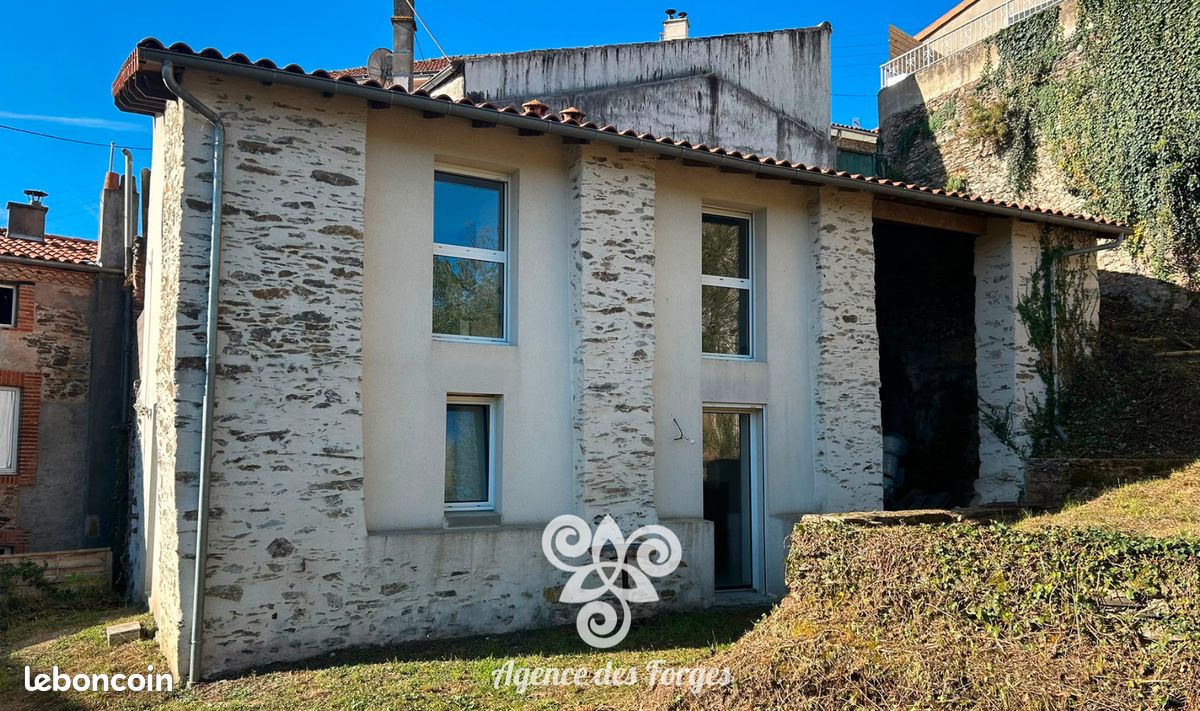 Maison 3 pièces 55 m² · à Montrevault-sur-Èvre · 55 m² · 97 000 €