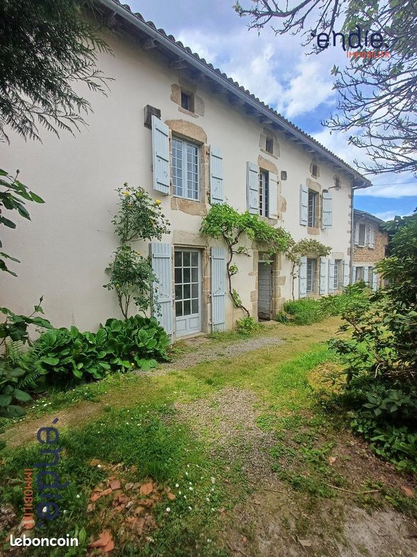 Maison 9 pièces 294 m² · à Chéronnac · 294 m² · 257 000 €