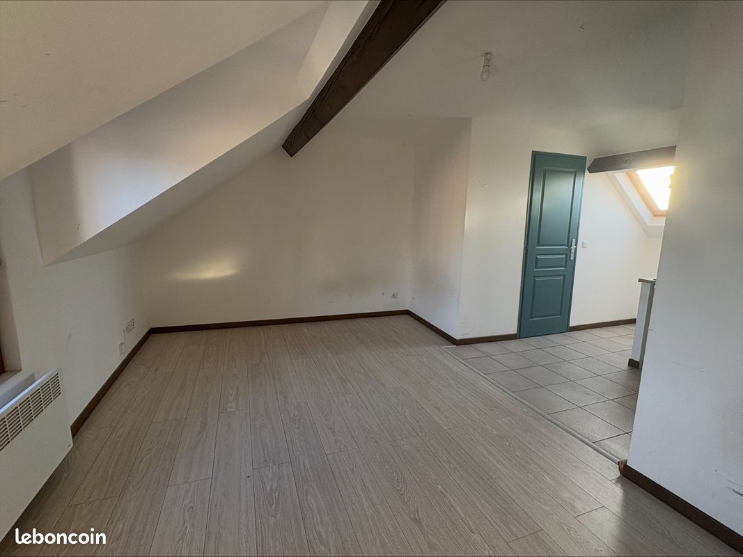 Appartement 1 pièce 17 m² · à Cires-lès-Mello · 17 m² · 390 €