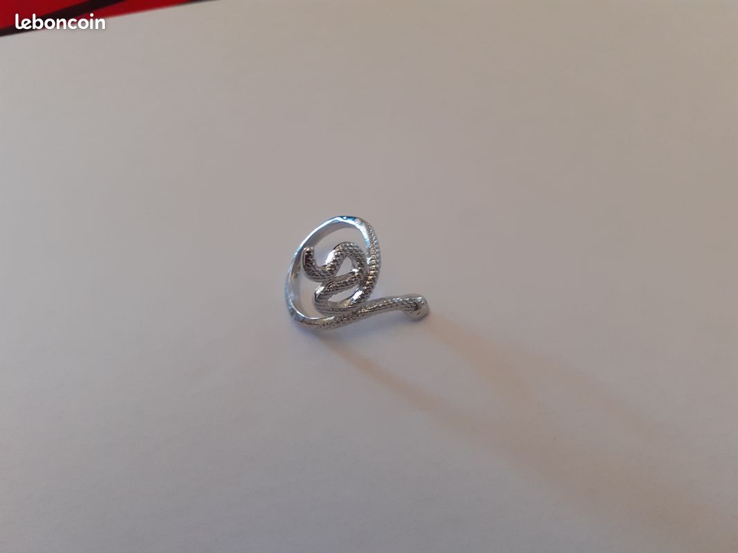 Bague en alliage de métaux (image 1)