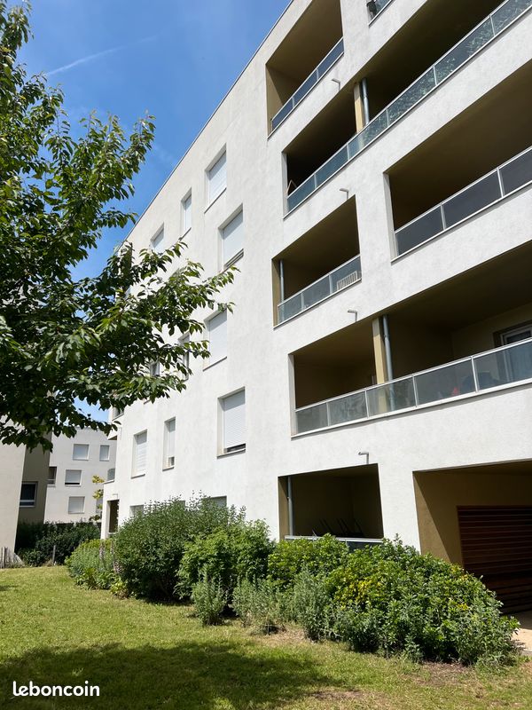 Appartement 3 pièces 60 m² · à Vaulx-en-Velin · 59,9 m² · 755 €