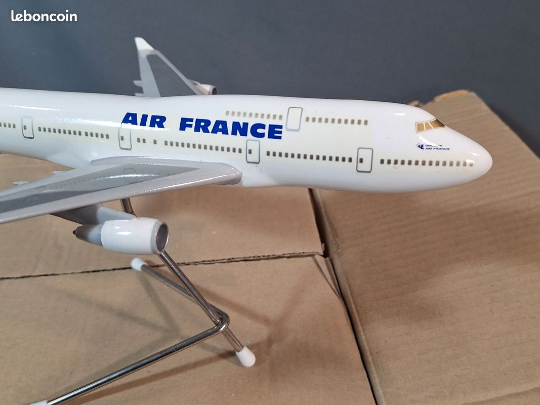 Maquette avion Boeing B747 400 au 1/200e par Bourbon en boite (image 7)