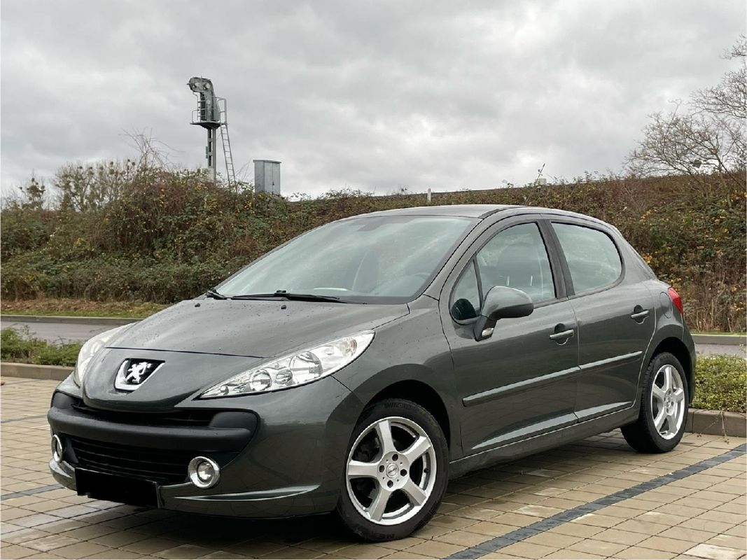 Peugeot 207+1.6 hdi - Voitures