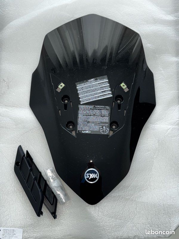 Pare-Brise Sym Jet X 125 d’origine (image 1)