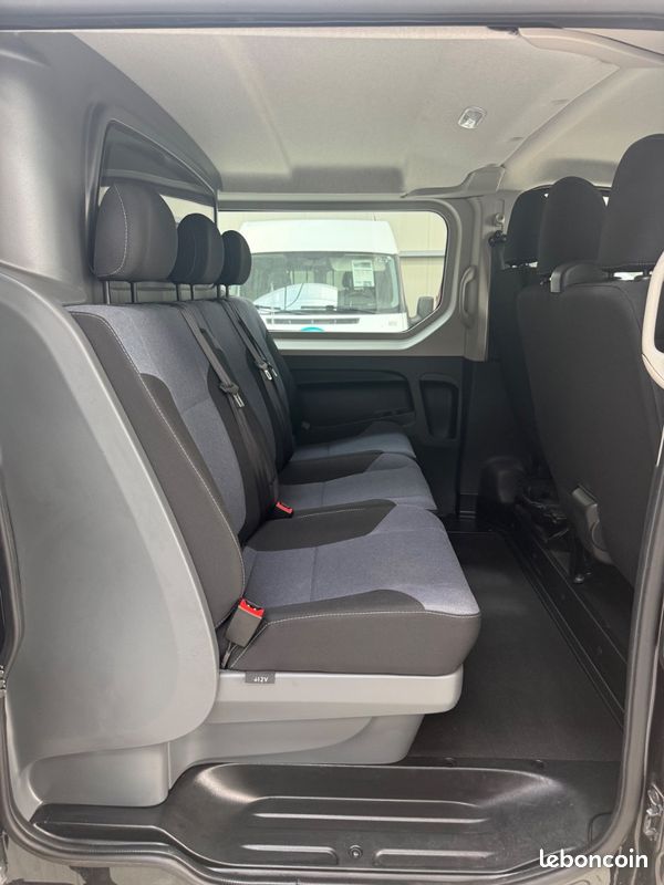Opel VIVARO 1.6cdti 120 6 places double cabine 1ere main tres propre faible kilometrage (image 10)