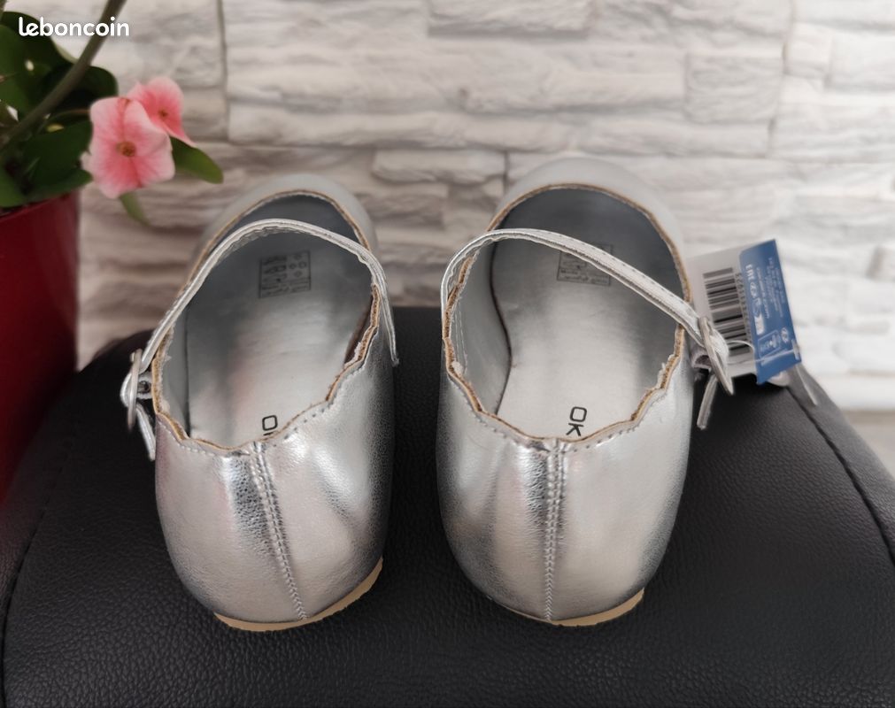 Ballerines Okaïdi neuves argentées en cuir
pointure
31 (image 4)