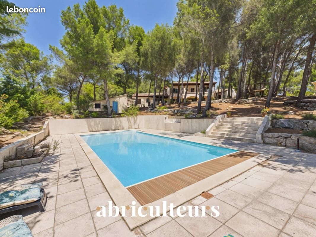 Maison 8 pièces 256 m² · à Ventabren · 256 m² · 1 290 000 €