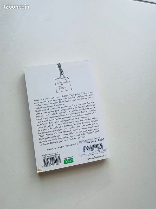 Livre Dracula en Dior – Scarlette de Saint Germain – Bon état (image 3)