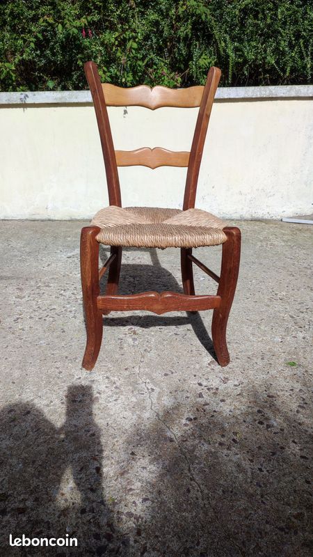 Chaises en bois (image 1)