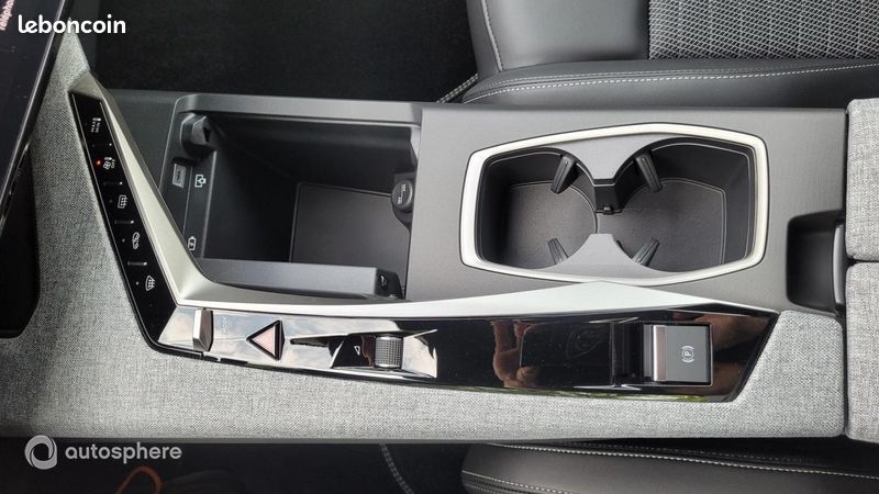 Peugeot 5008 Hybrid 145ch GT e-DCS6 (image 17)