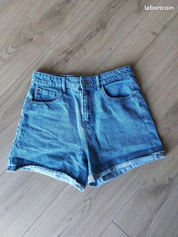 Short en jean taille 36 de marque Pimkie tbe (image 1)