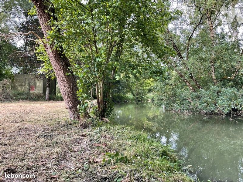 Terrain 2520 m² · à Azay-sur-Indre · 2 520 m² · 19 500 €