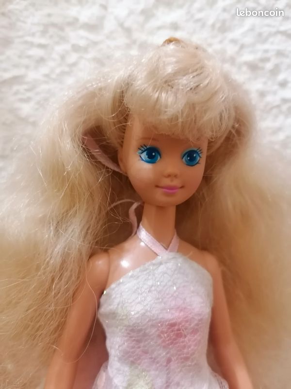 Lot De 2 Poupées Skipper Teen Sweetheart + Robe De Mariée Rose Et Accessoires – Barbie