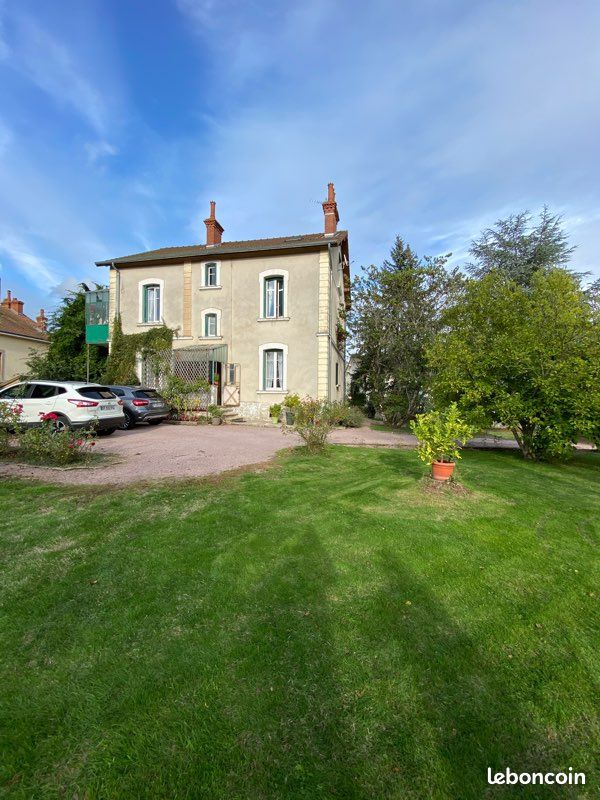 Maison 9 pièces 220 m² · à Le Creusot · 220 m² · 270 000 €