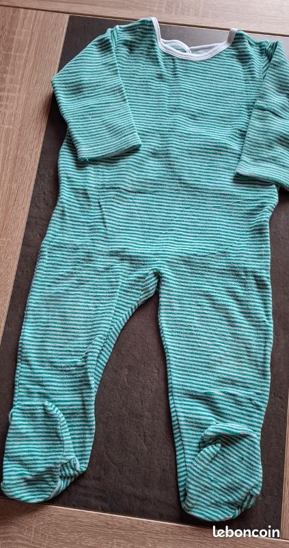 Pyjama. Taille 24 mois. Marque Petit Bateau
4 (image 3)