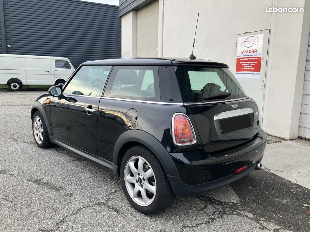 MINI HATCH R56 Cooper 1.6 D 110ch Pack Chili/Garantie 6 mois/Système Star Stop/ Clim/Vitres électriques (image 8)