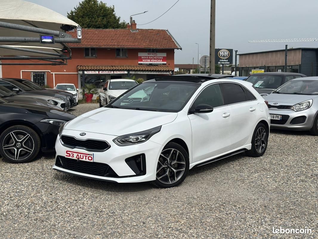 Kia Cee'd 1.6 CRDi GT Line Premium (image 2)