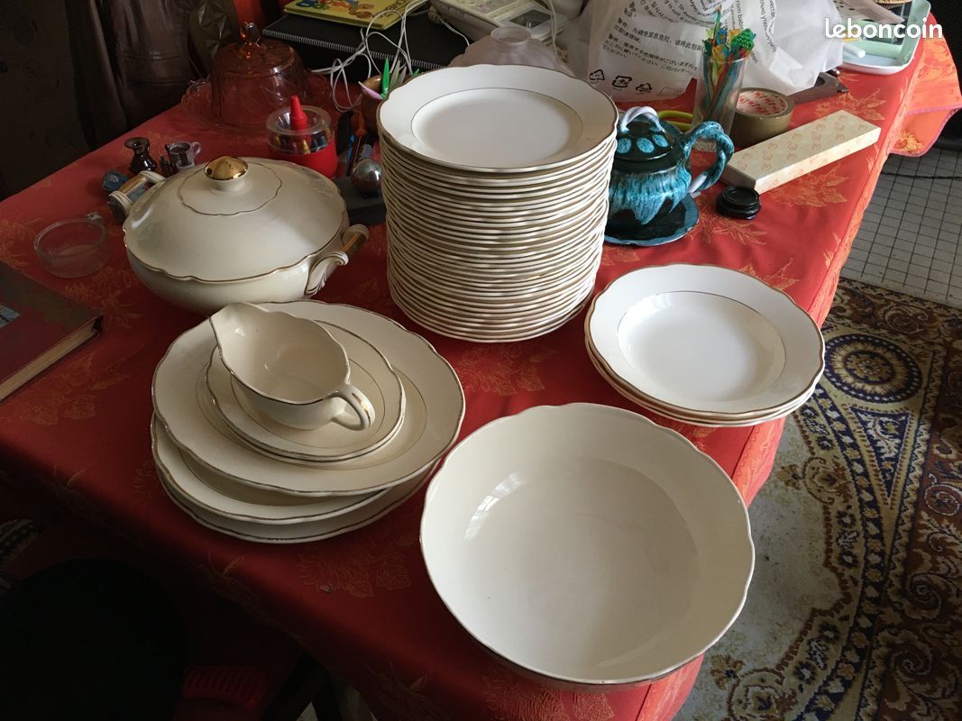 Vends service de table ancien porcelaine décor au barbeau sur Gens de Confiance