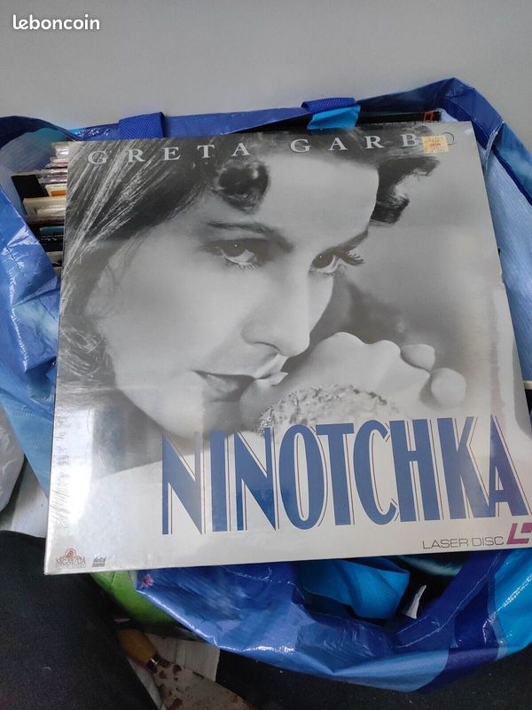 NINOTCHKA NTSC LASERDISC(Greta Garbo, Melvyn Douglas, Ina Claire) (image 1)