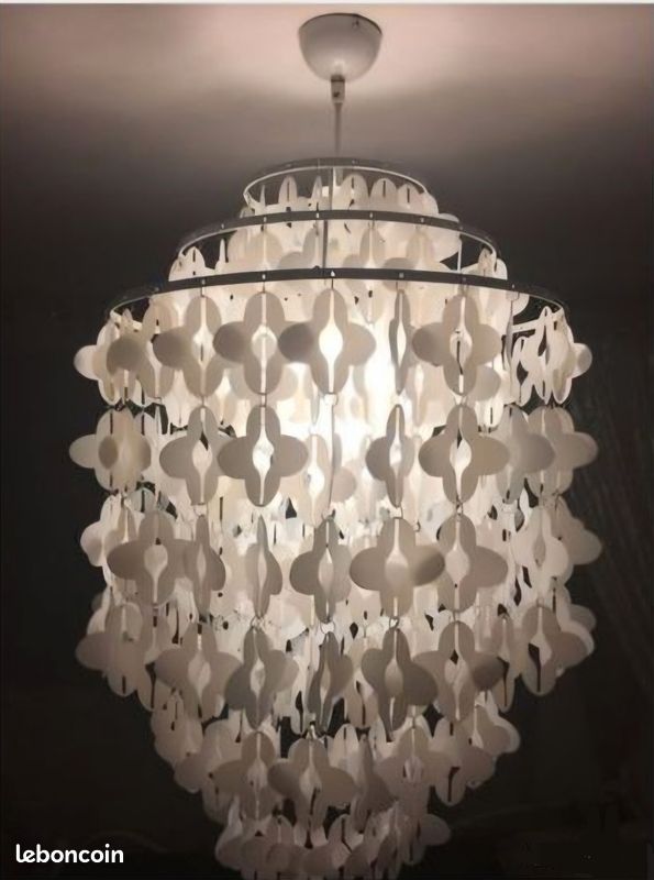 Lustre blanc design 3 étages – suspension moderne élégante (image 1)