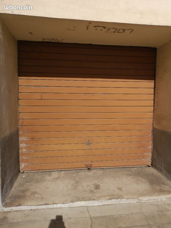 Parking/box 1 pièce BEZIERS · à Béziers · 180 €/mois