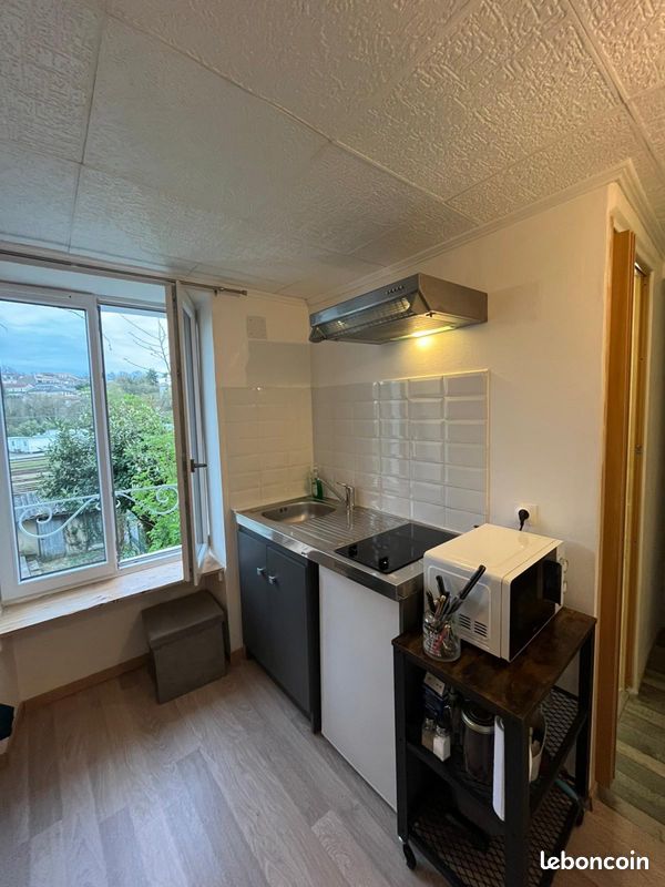 Studio meublé proche gare - Poitiers 86000 (image principale 0)