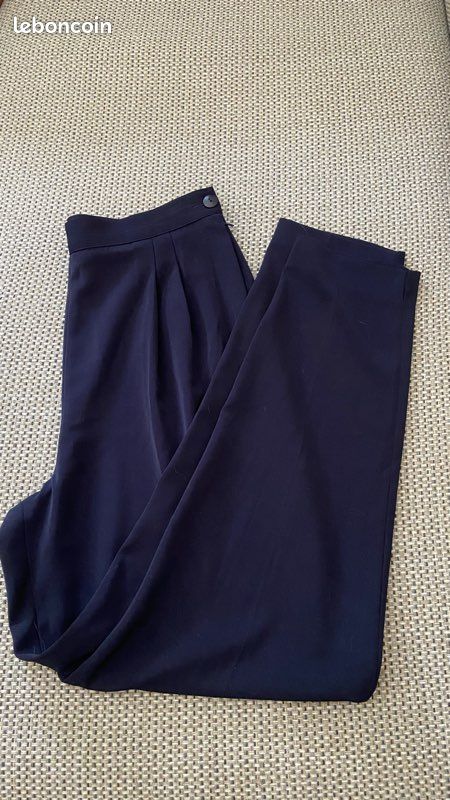 Pantalon de tailleur fluide bleu marine Alexane Paris (Taille 40 / étiquette 44) / Neuf (image 1)
