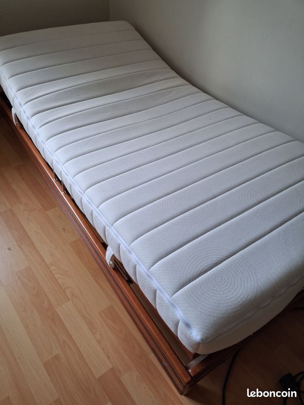 Lit électrique 90×190 avec matelas (image 1)