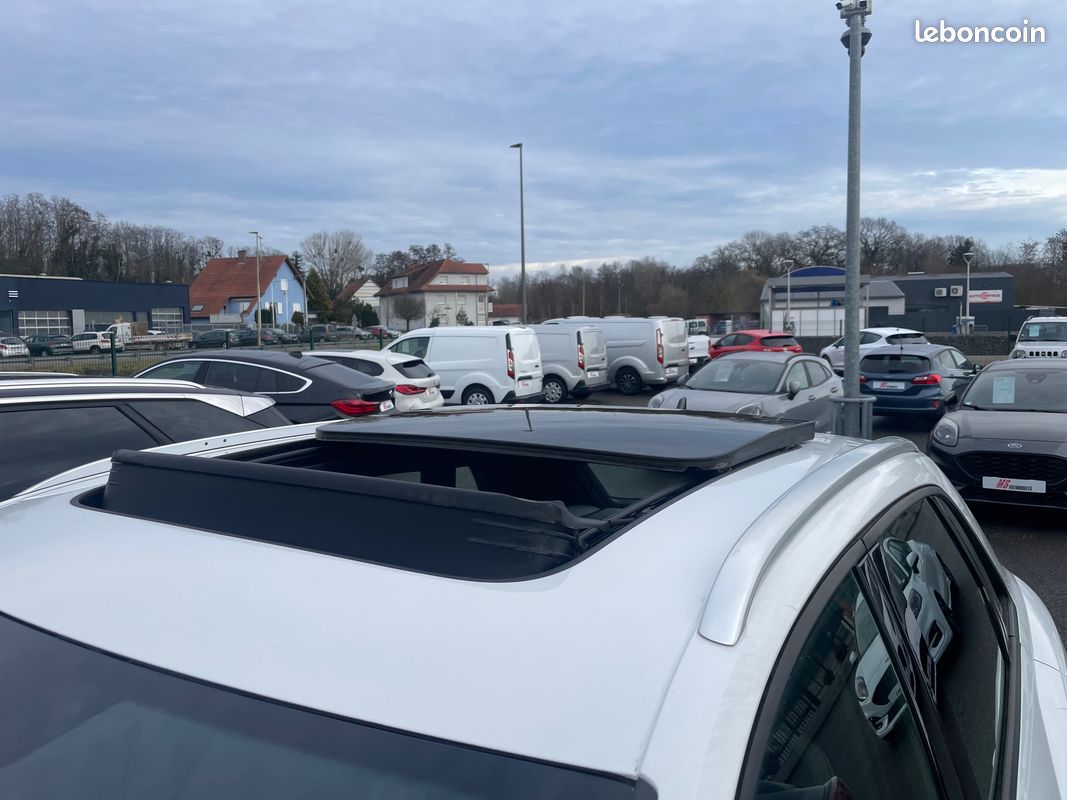 Audi q3 35 tdi 150ch s line s tronic 7 toit panoramique (image 3)