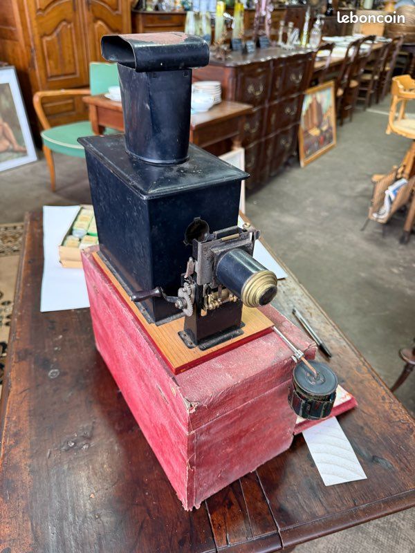 Enchères Lot 123 - 12 boîtes de plaques pour lanterne magique