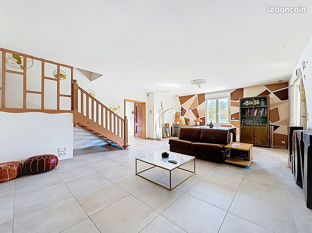 Maison 8 pièces 355 m² · à Vedène · 355 m² · 495 000 €