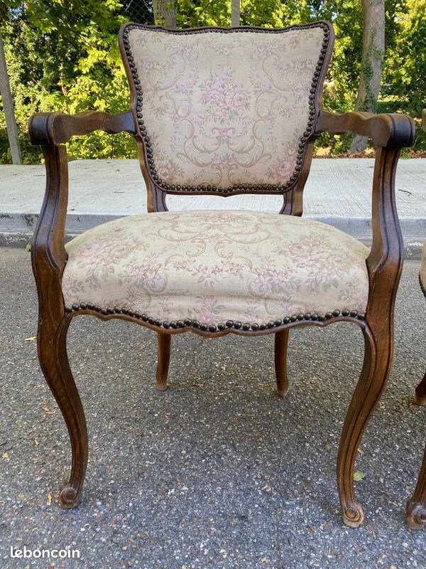 2 Fauteuils Cabriolet Louis XV en Bois Massif et Tissu Floral 1950 (image 2)