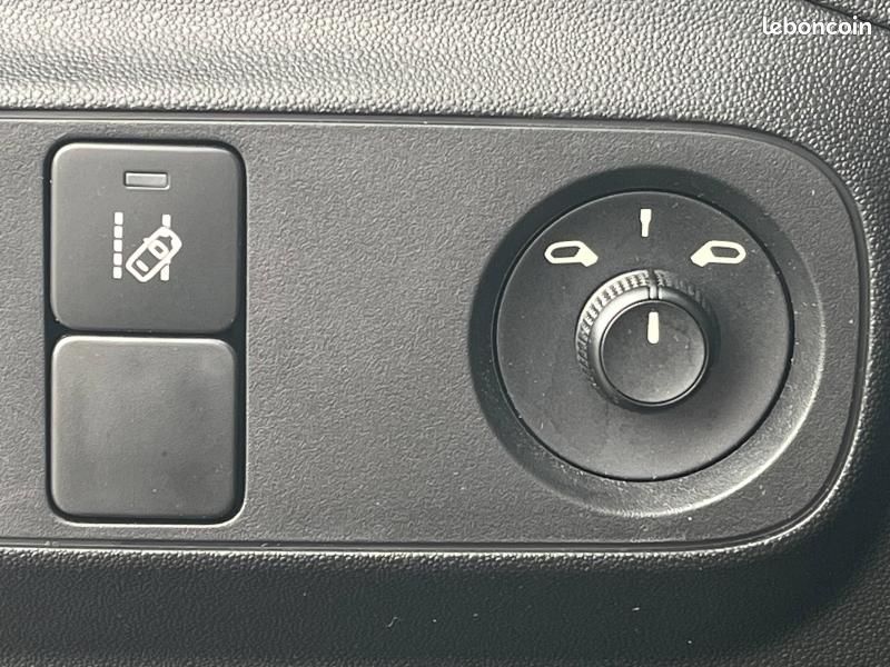 Citroen C3 Essence 83 YOU Clim Régulateur Bluetooth 1ère main (image 21)