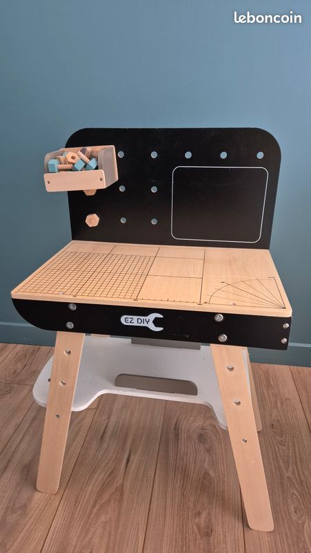 Établi en bois Vertbaudet et sa caisse à outils (image 2)