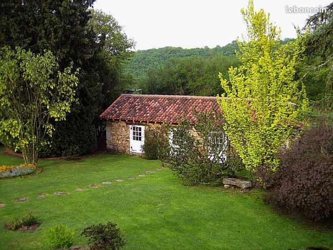 Gîte dans beau jardin (image 1)