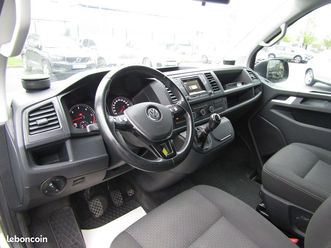Volkswagen MULTIVAN 2.0 TDI 150CH BLUEMOTION TECHNOLOGY TRENDLINE (image 4)