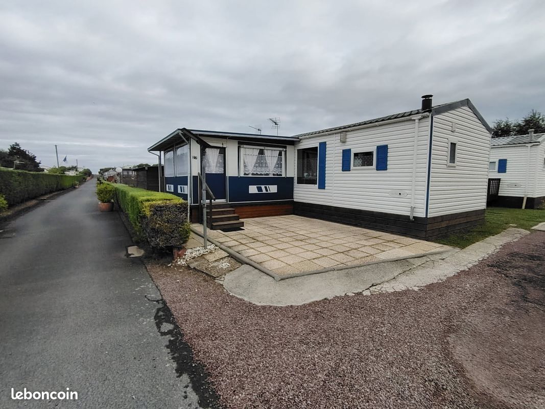 Local commercial 5 pièces 45 m² · à Merville-Franceville-Plage · 45 m² · 20 000 €