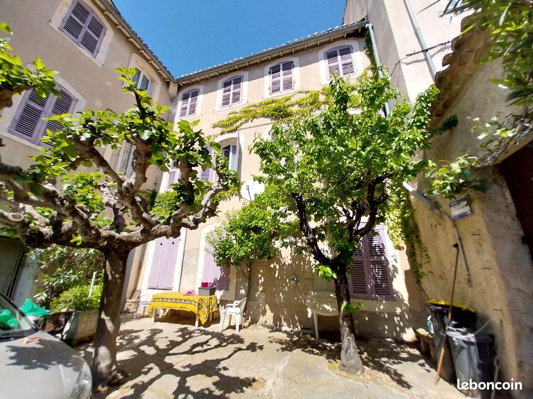 Maison 17 pièces 351 m² · à Carpentras · 351 m² · 490 000 €