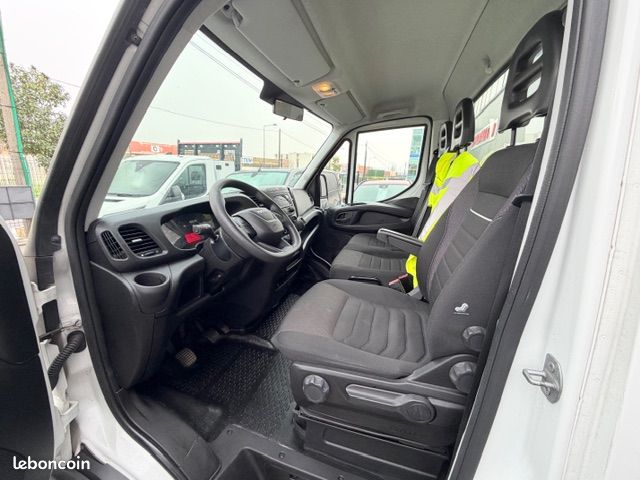 Iveco daily v (2) 2.3 35s14 depanneuse (image 4)
