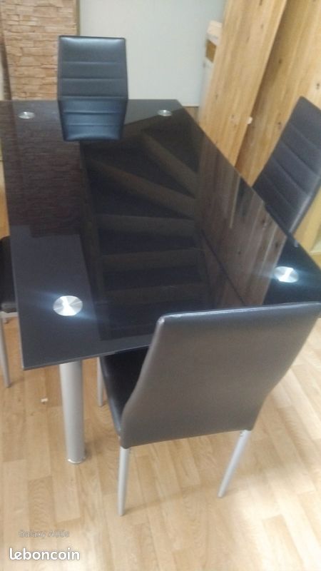 Table a manger (image 2)