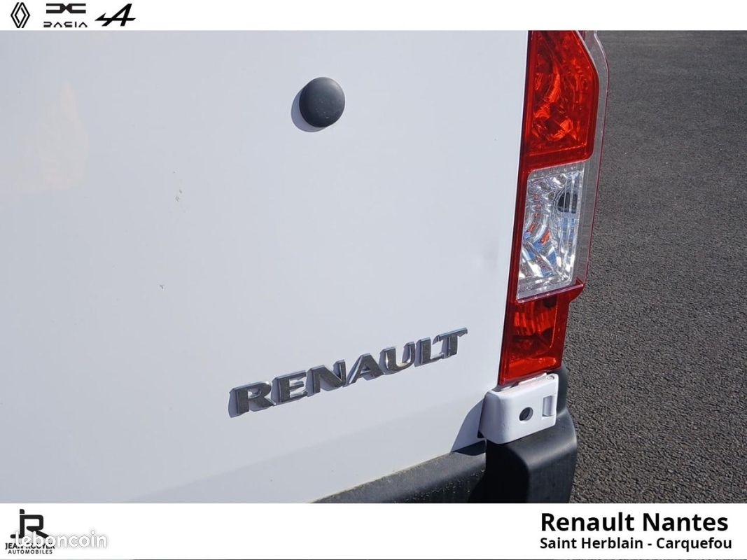Renault Master Fg F3500 L3H3 2.3 Blue dCi 135ch Confort (image 32)