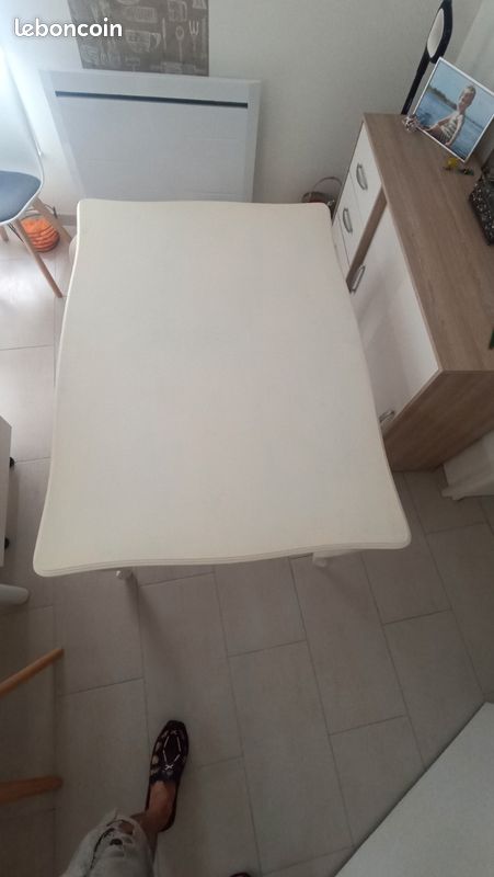 Table de cuisine / salon / salle à manger (image 1)