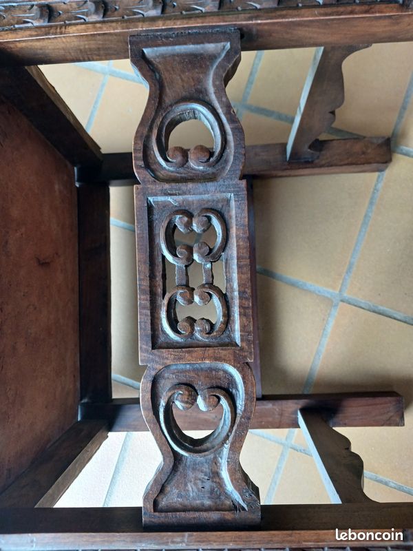 Chaise type renaissance espagnole (image 1)