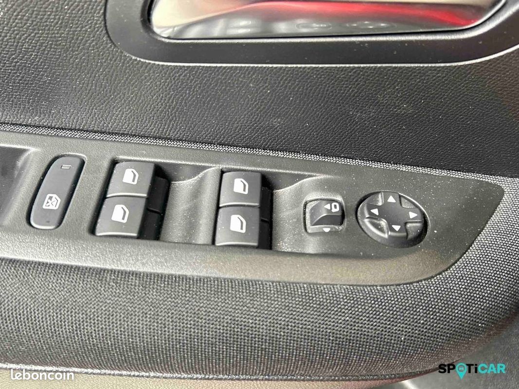 PEUGEOT 208 PureTech 100 S&S BVM6 Active Pack (image 22)